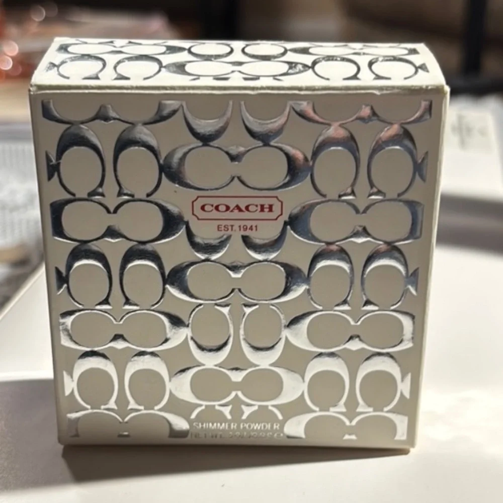 Coach shimmer powder NWT‎
